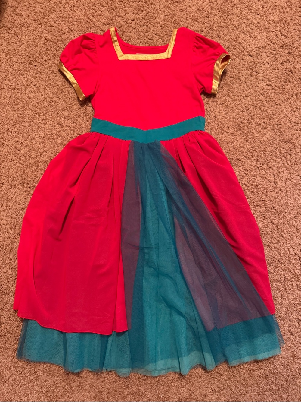 Taylor Joelle size 7 NWOT Jasmine Dress